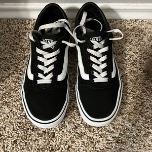 womens black and white vans